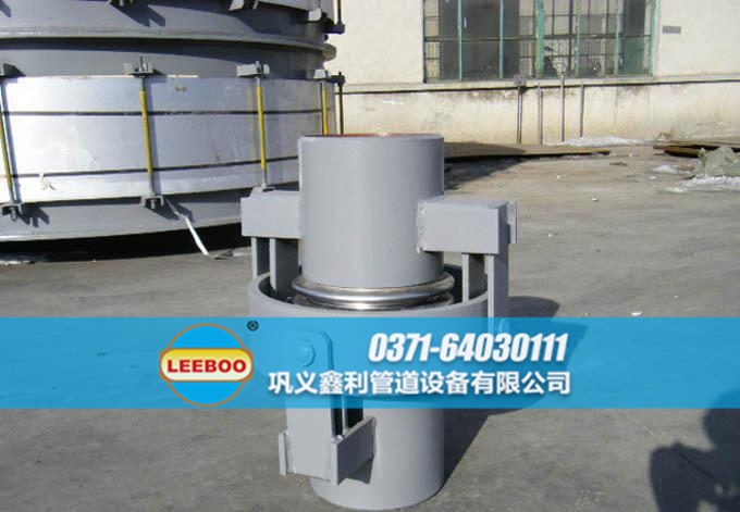 萬向鉸鏈<a href=http://m.tjhrq.com target=_blank class=infotextkey>補(bǔ)償器</a>發(fā)貨現(xiàn)場