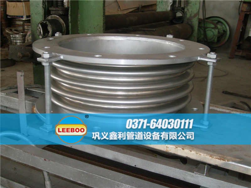 大口徑波紋<a href=http://m.tjhrq.com target=_blank class=infotextkey>補(bǔ)償器</a>車間圖