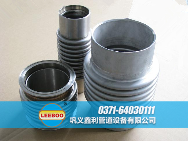 湖南省邵陽市新寧縣溝槽式<a href=http://m.tjhrq.com target=_blank class=infotextkey>補償器</a> /></p>鑫利管道是專業(yè)開發(fā)、研制和生產(chǎn)波紋<a href=http://m.tjhrq.com target=_blank class=infotextkey>補償器</a>廠家，該產(chǎn)品具有尺寸準備、結構緊湊、安裝可靠、耐腐蝕、便于安裝、壽命長等優(yōu)點，廣泛應用于航天、發(fā)電、石化和城市供熱等行業(yè)的各類管道和設備，并在全國多個工程上得到應用。以其優(yōu)良的品質，深受國內外用戶的贊譽和好評。<br />     鑫利管道生產(chǎn)的湖南省邵陽市新寧縣波紋<a href=http://m.tjhrq.com target=_blank class=infotextkey>補償器</a>由構成其工作主體的波紋管（一種彈性元件）和端管、支架、法蘭、導管等附件組成。主要用在各種管道中，它能夠補償管道的熱位移，機械變形和吸收各種機械振動，起到降低管道變形應力和提高管道使用壽命的作用。波紋<a href=http://m.tjhrq.com target=_blank class=infotextkey>補償器</a>連接方式分為法蘭連接和焊接兩種。波紋<a href=http://m.tjhrq.com target=_blank class=infotextkey>補償器</a>屬于一種補償元件，利用其工作主體波紋管的有效伸縮變形，以吸收管線、導管、容器等由熱脹冷縮等原因而產(chǎn)生的尺寸變化，或補償管線、導管、容器等的軸向、橫向和角向位移。也可用于降噪減振。在現(xiàn)代工業(yè)中用途廣泛。<br />     波紋<a href=http://m.tjhrq.com target=_blank class=infotextkey>補償器</a>的可靠性是由設計、制造、安裝及運行管理等多個環(huán)節(jié)構成的。可靠性也應該從這幾個方面進行考慮。材料選擇對用于供熱管網(wǎng)的波紋<a href=http://m.tjhrq.com target=_blank class=infotextkey>補償器</a>選材，除應考慮工作介質、工作溫度和外部環(huán)境外，還應考慮應力腐蝕的可能性、水處理劑和管道清洗劑對材料的影響等，并在此基礎上結合波紋<a href=http://m.tjhrq.com target=_blank class=infotextkey>補償器</a>材料的焊接、成型以及材料的性能價格比，優(yōu)選出經(jīng)濟實用的波紋管制作材料。<br />     一般情況下，選用湖南省邵陽市新寧縣波紋<a href=http://m.tjhrq.com target=_blank class=infotextkey>補償器</a>的材料應滿足下列條件：<br />（1）高彈性極限、抗拉強度和疲勞強度，保證其正常工作。<br />（2）良好的塑性，便于波紋<a href=http://m.tjhrq.com target=_blank class=infotextkey>補償器</a>加工成形，且能通過隨后的處理工藝（冷作硬化、熱處理等）獲得足夠的硬度和強度。<br />（3）較好的耐腐蝕性能，滿足在不同環(huán)境下工作要求。<br />（4）良好的焊接性能，滿足在制作過程中的焊接工藝要求。<br />    對于地溝敷設的熱力管網(wǎng)，當波紋<a href=http://m.tjhrq.com target=_blank class=infotextkey>補償器</a>所處管道地勢較低時，雨水或事故性污水會浸泡波紋管，應考慮選用耐蝕性更強的材料，如鐵鎳合金、高鎳合金等。由于此類材料價格較高，在制造波波紋<a href=http://m.tjhrq.com target=_blank class=infotextkey>補償器</a>時，可以考慮僅在與腐蝕性介質接觸的表面增加一層耐蝕合金。疲勞壽命設計由波紋<a href=http://m.tjhrq.com target=_blank class=infotextkey>補償器</a>的失效類型及原因分析可以看出，該產(chǎn)品的平面穩(wěn)定性、周向穩(wěn)定性及耐腐蝕性能均與其位移量即疲勞壽命相關。過低的疲勞壽命將會導致其穩(wěn)定性及耐蝕性能下降。<br />    鑫利管道波紋<a href=http://m.tjhrq.com target=_blank class=infotextkey>補償器</a>設計合理、性能優(yōu)良，在業(yè)界擁有良好的口碑。另外公司長期從事波紋<a href=http://m.tjhrq.com target=_blank class=infotextkey>補償器</a>批發(fā)與零售，歡迎新老用戶前來選購！國內波紋<a href=http://m.tjhrq.com target=_blank class=infotextkey>補償器</a>哪家好，鑫利管道是選！<p style=